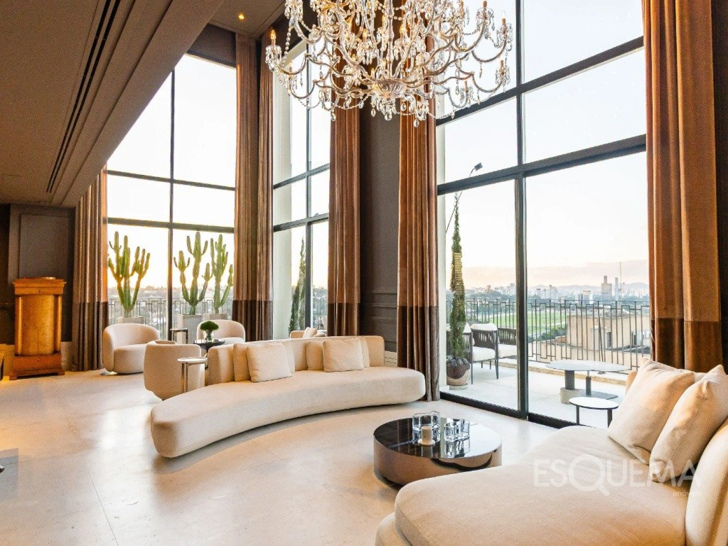 Cobertura Triplex no Itaim Bibi com 914m² de puro refinamento - Imagem 1
