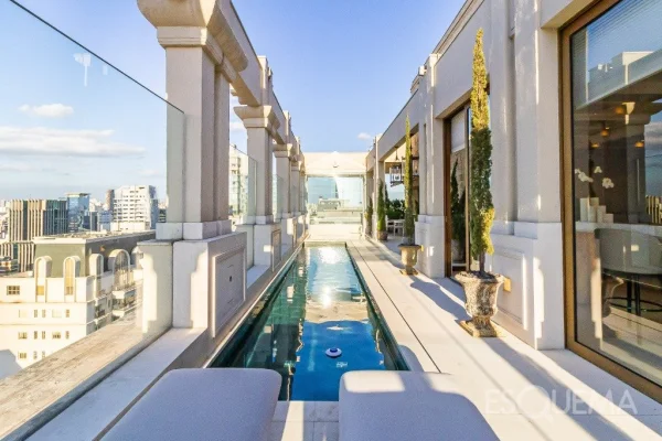 Cobertura Triplex no Itaim Bibi com 914m² de puro refinamento