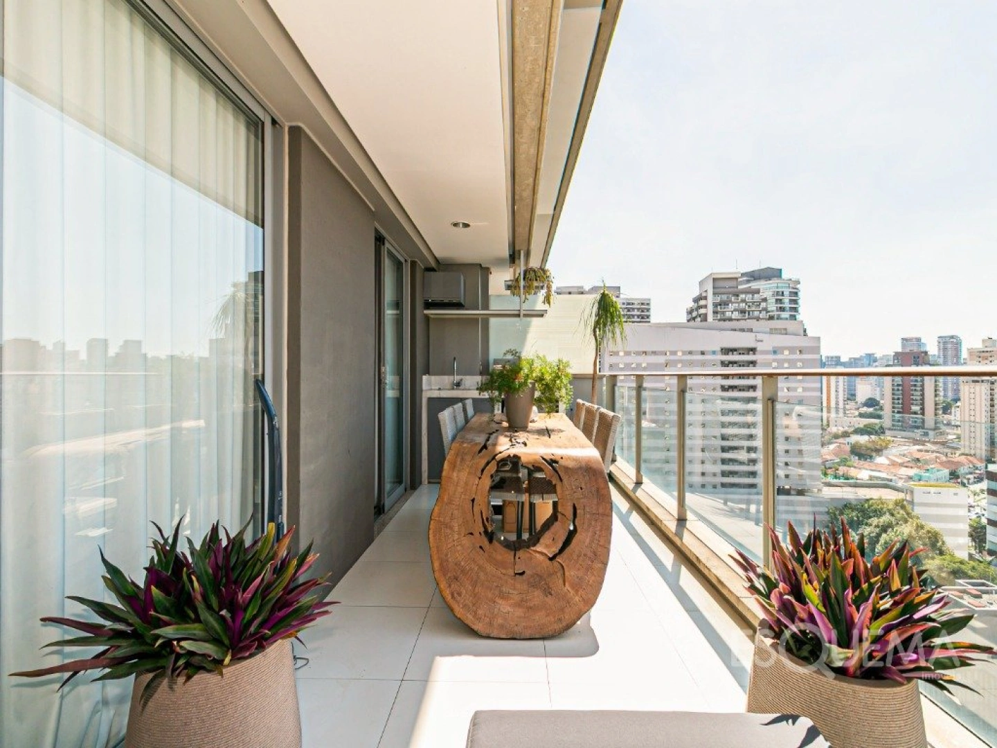 Apartamento mobiliado com varanda e vista aberta na Vila Nova Conceição - Imagem 1