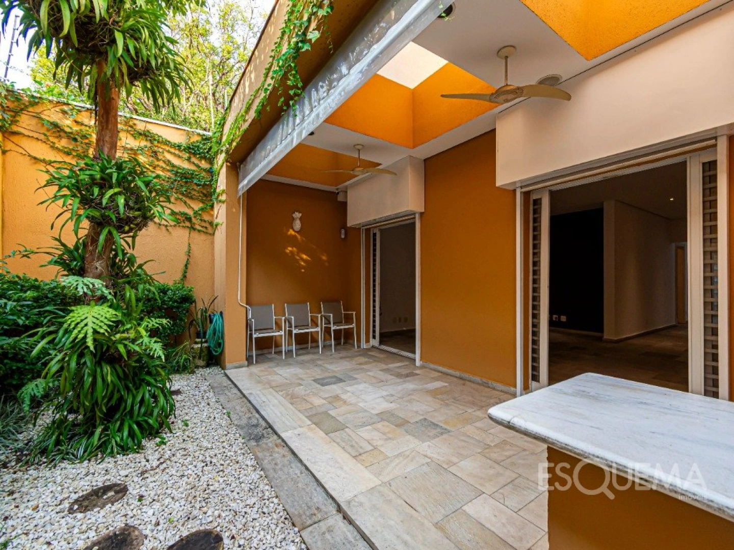 Casa com ambientes integrados próxima à Avenida Faria Lima no Jardim Europa - Imagem 2