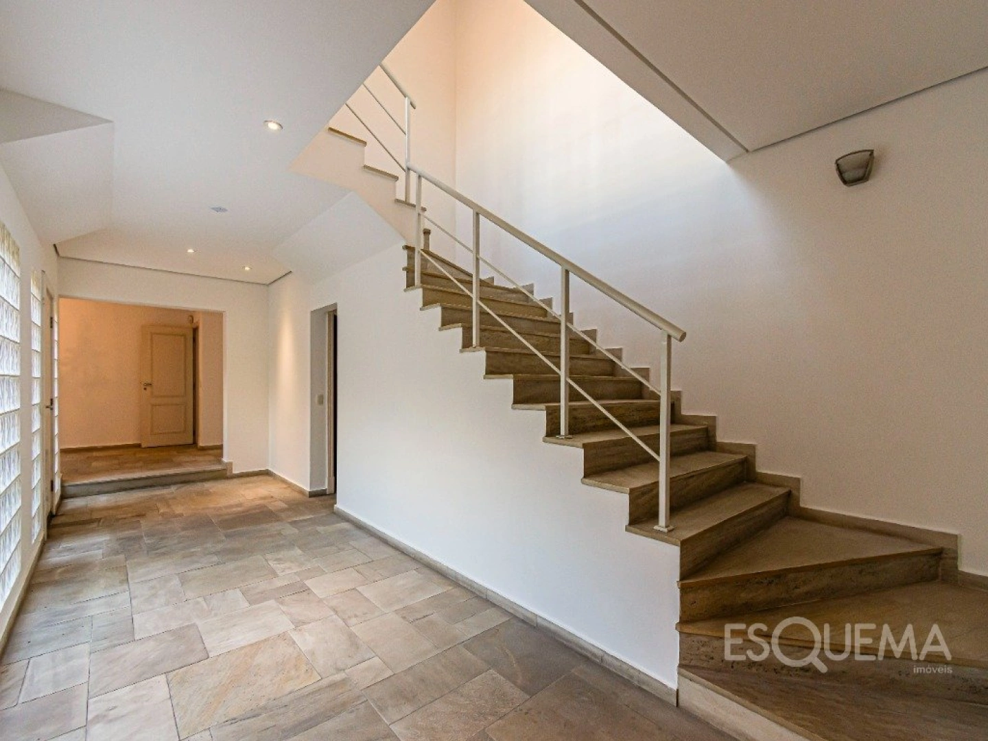 Casa com ambientes integrados próxima à Avenida Faria Lima no Jardim Europa - Imagem 8
