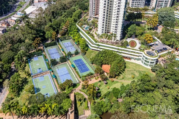 Cobertura duplex com vista panorâmica no Villagio Panamby