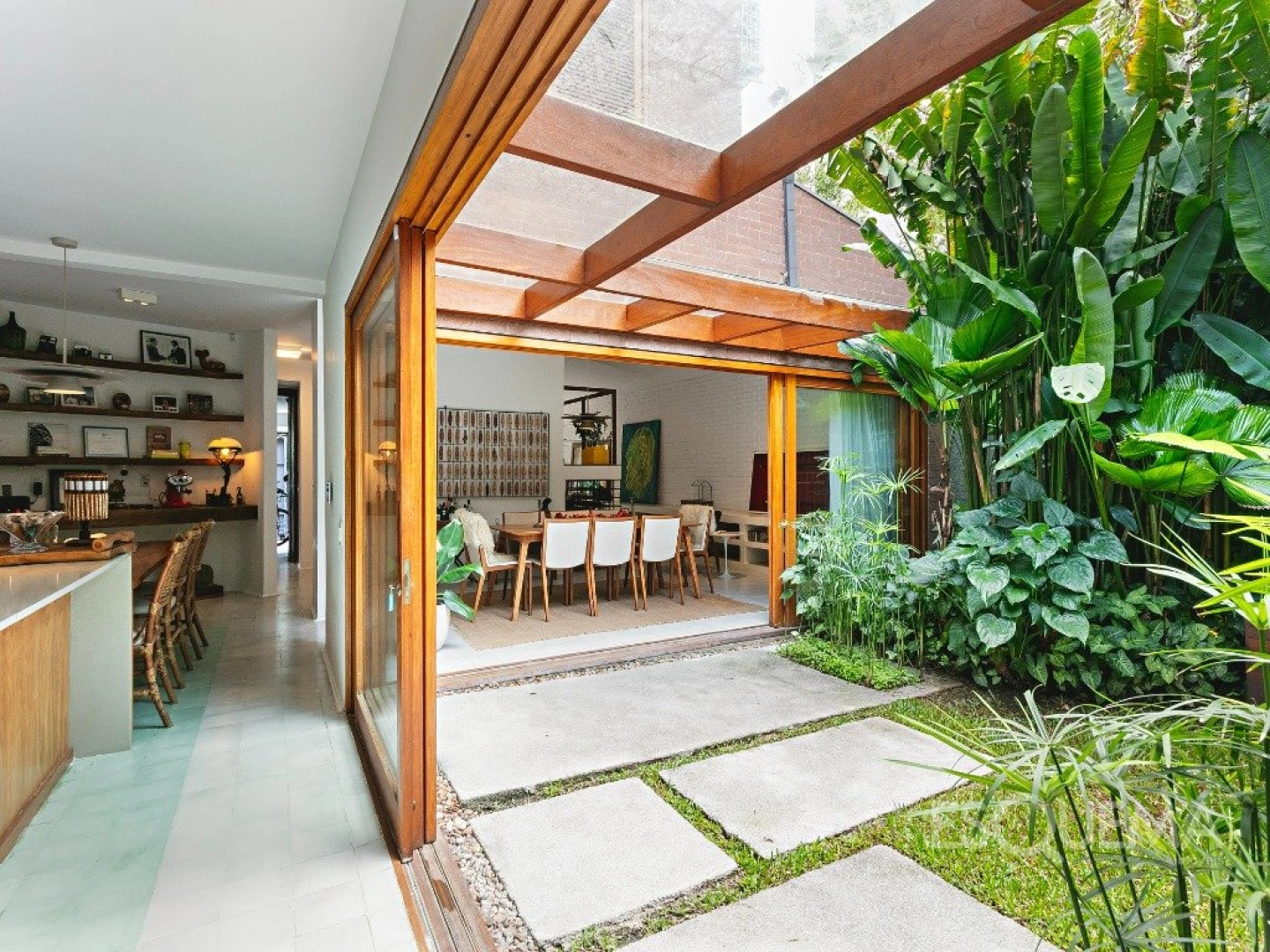 Casa com reforma contemporânea - Imagem 12
