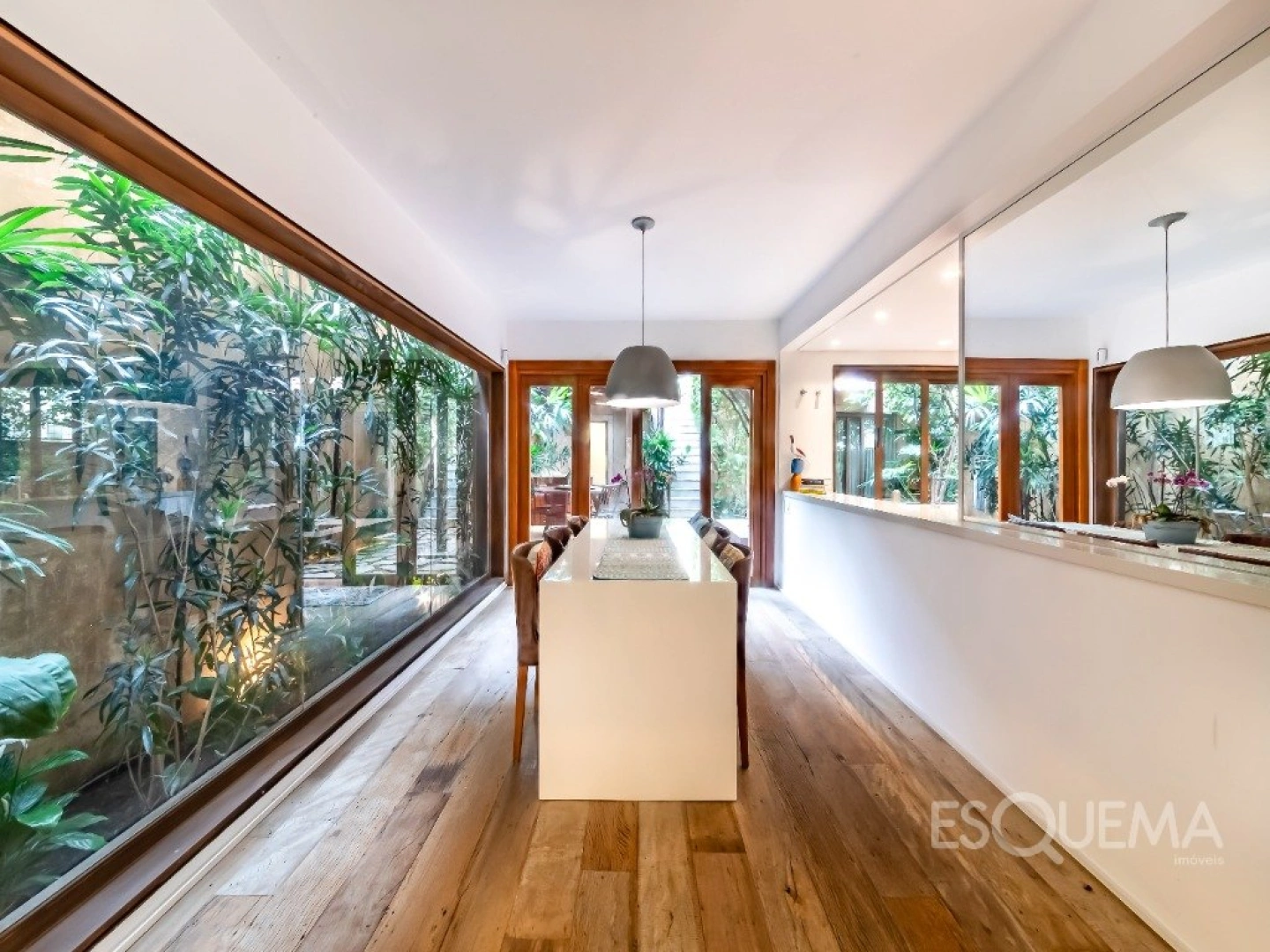 Casa de vila reformada com jardim e solarium em rua tranquila - Imagem 13