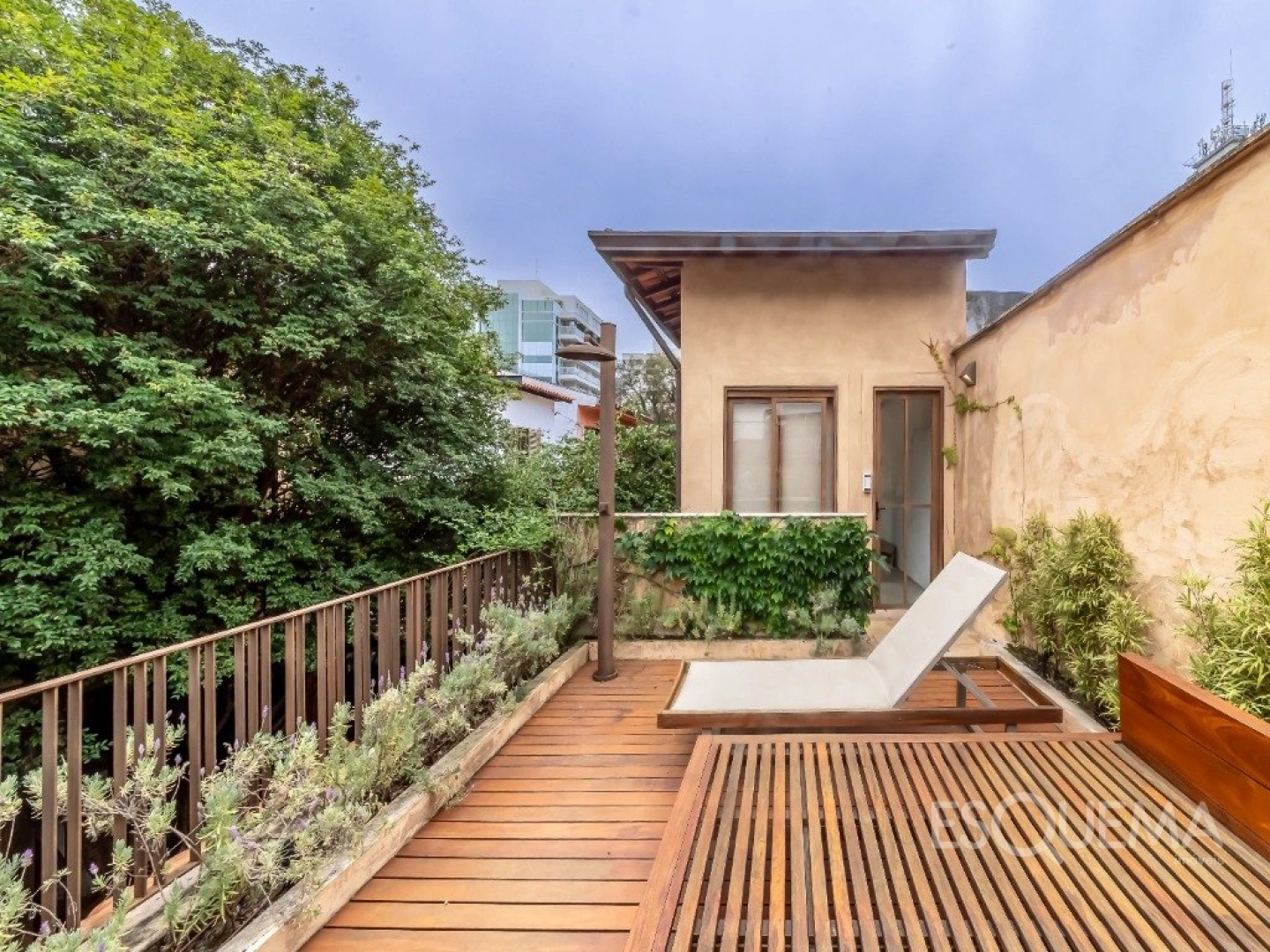 Casa de vila reformada com jardim e solarium em rua tranquila - Imagem 3