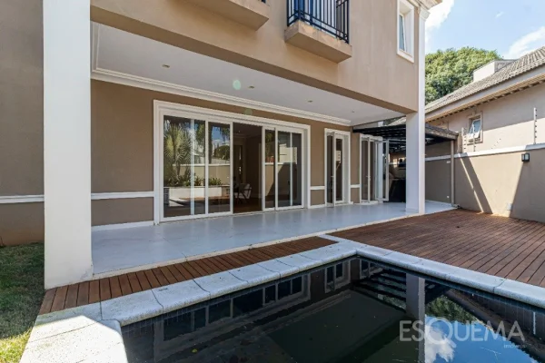 Casa em estilo clássico no Jardim Guedala