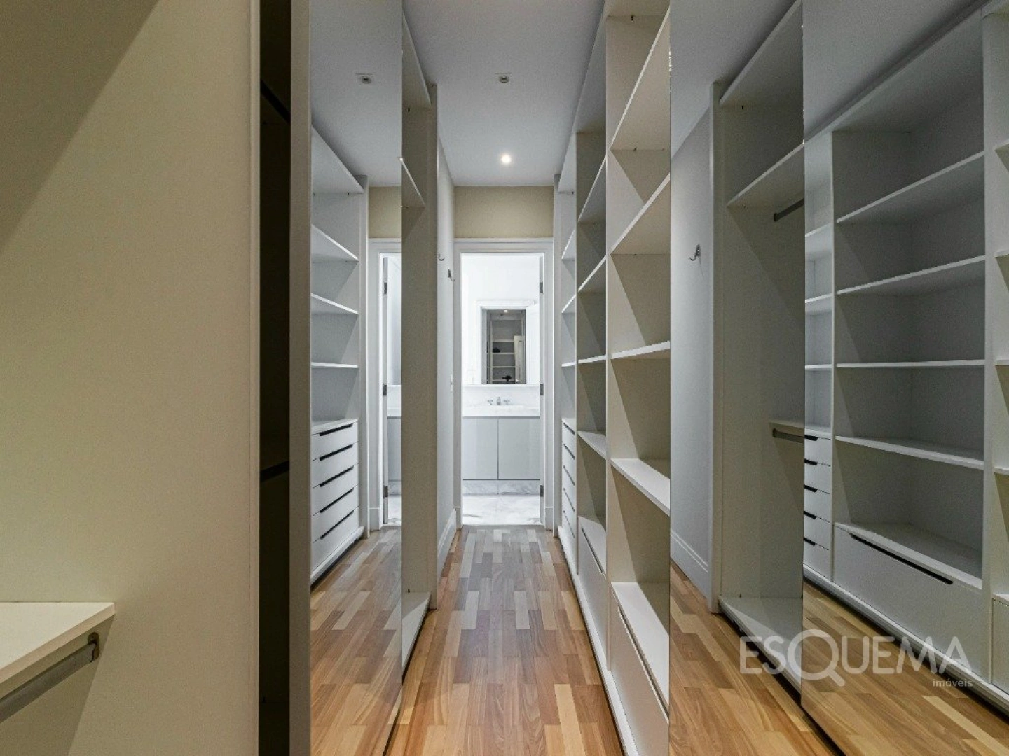 Casa em estilo clássico no Jardim Guedala - Imagem 10