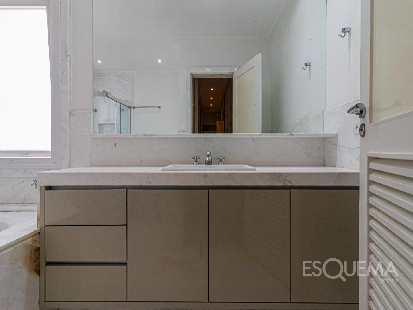 Casa em estilo clássico no Jardim Guedala - Imagem 11