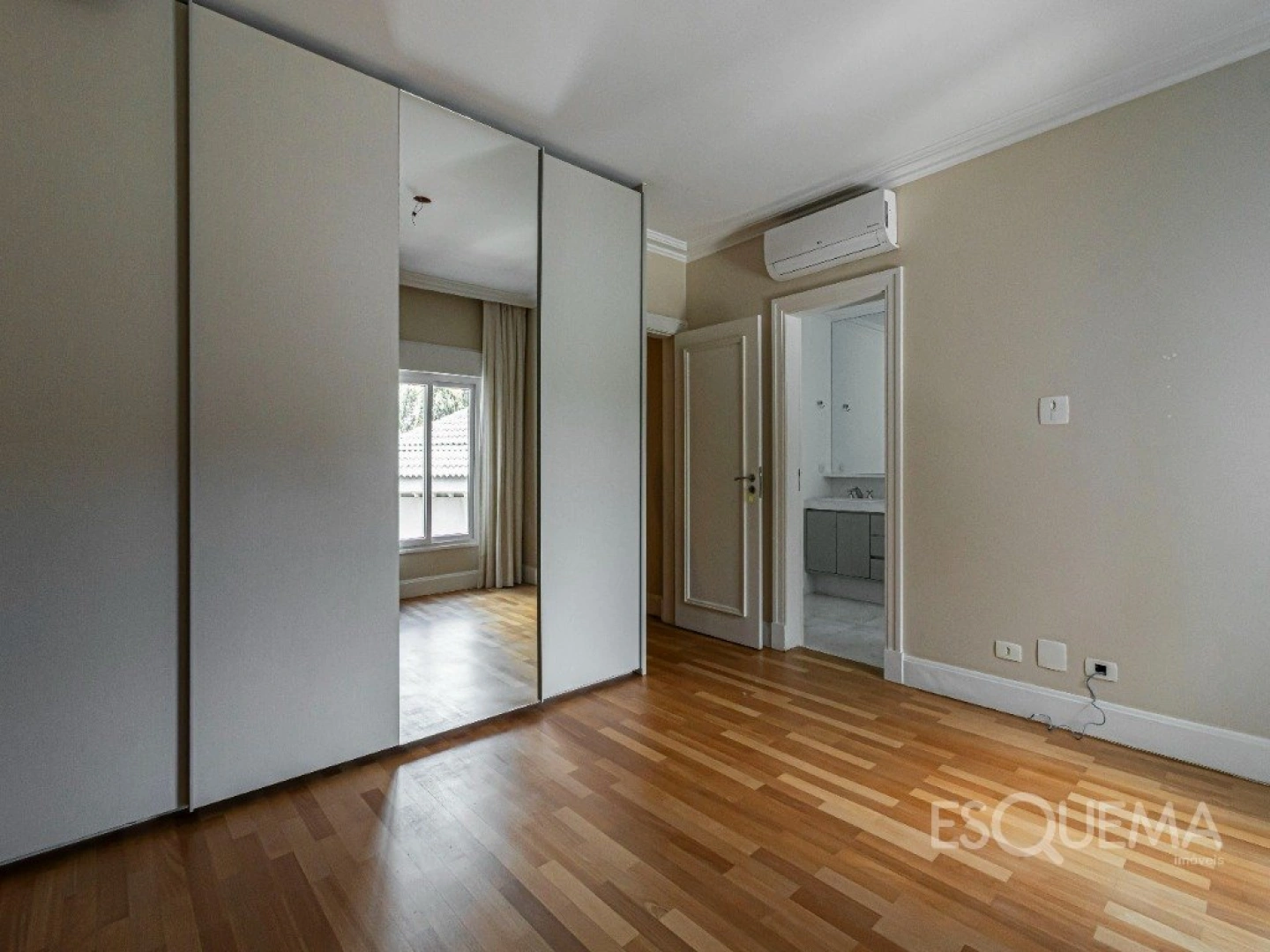 Casa em estilo clássico no Jardim Guedala - Imagem 13