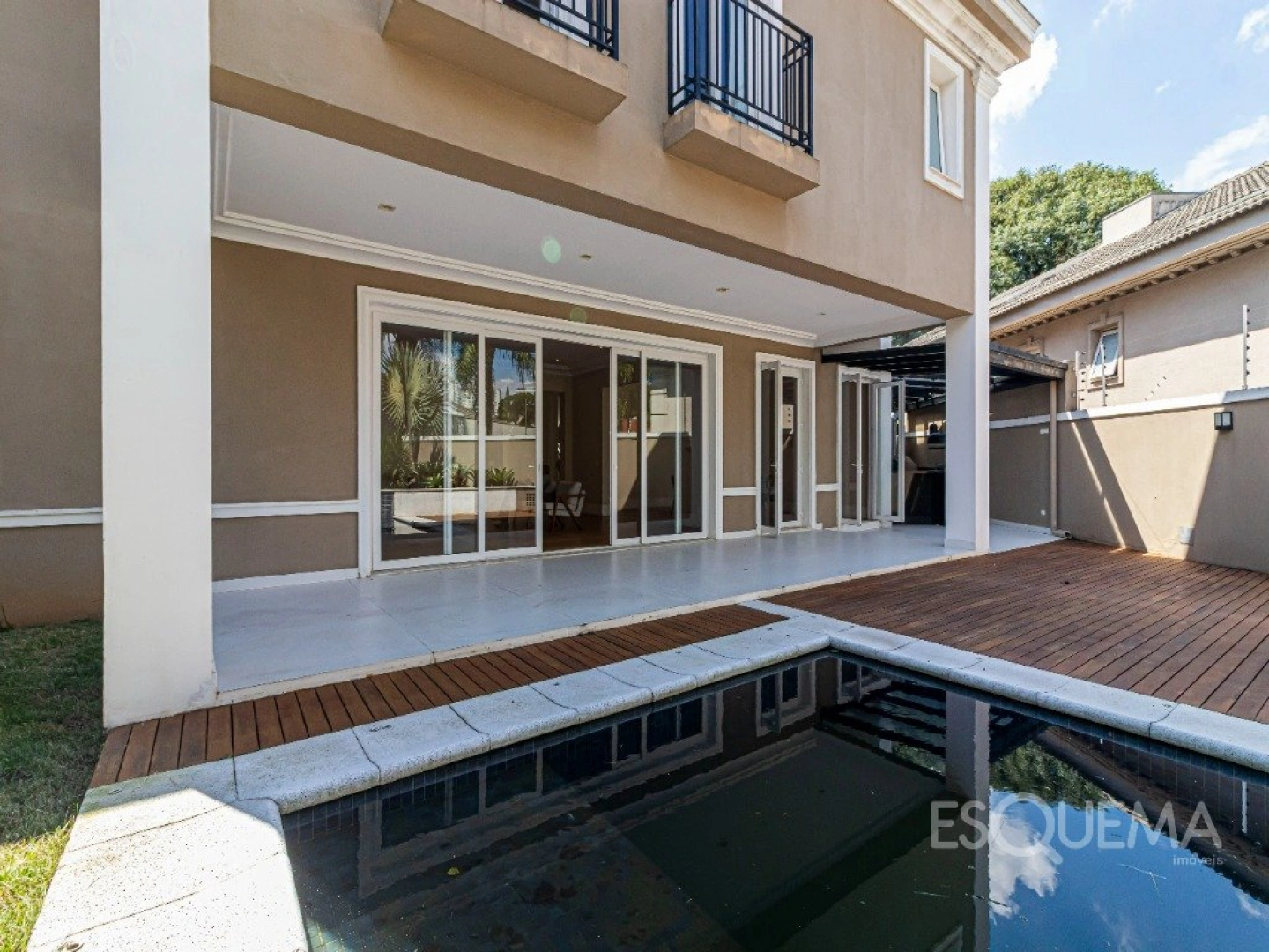 Casa em estilo clássico no Jardim Guedala - Imagem 1