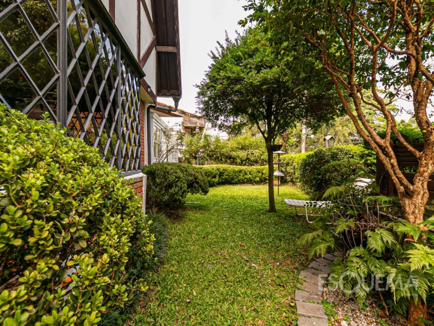 Casa em estilo europeu em rua fechada na Cidade Jardim - Imagem 14