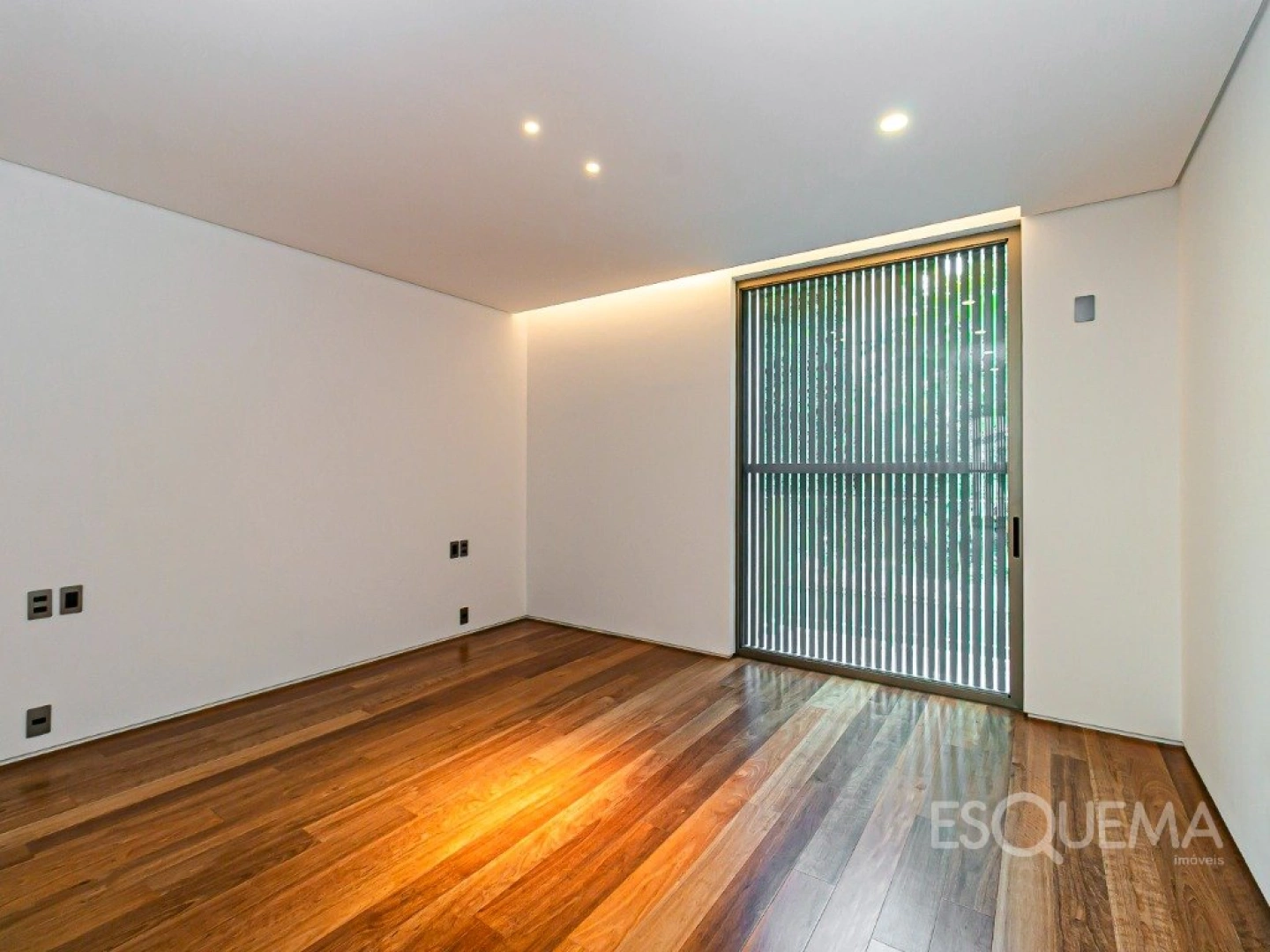 Casa nova com projeto contemporâneo em rua valorizada no Jardim Paulistano - Imagem 14