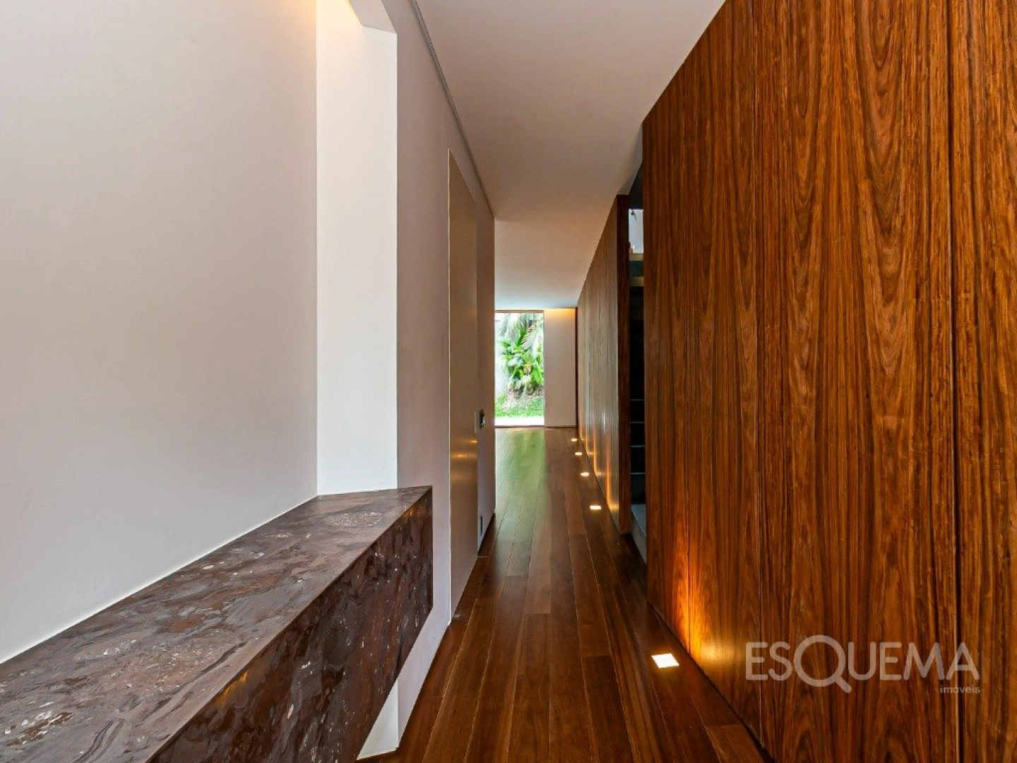 Casa nova com projeto contemporâneo em rua valorizada no Jardim Paulistano - Imagem 2