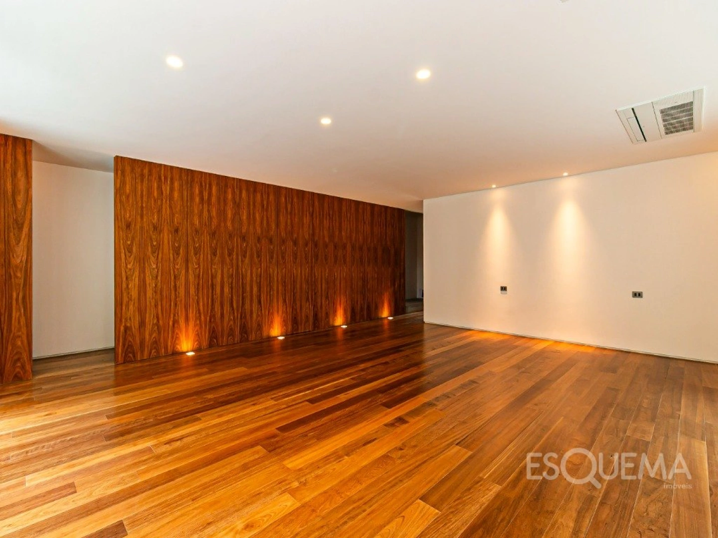 Casa nova com projeto contemporâneo em rua valorizada no Jardim Paulistano - Imagem 4