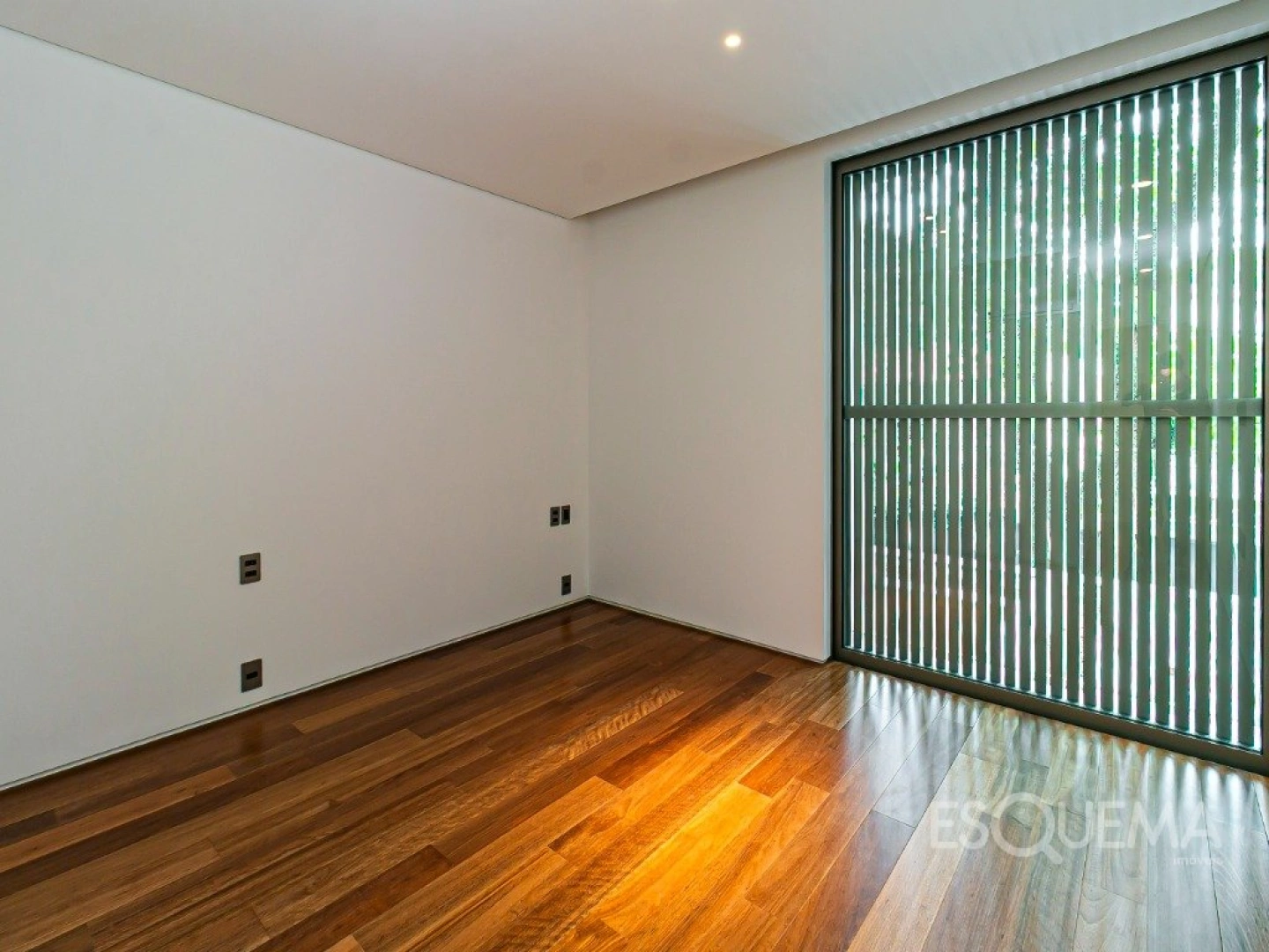 Casa nova com projeto contemporâneo em rua valorizada no Jardim Paulistano - Imagem 8