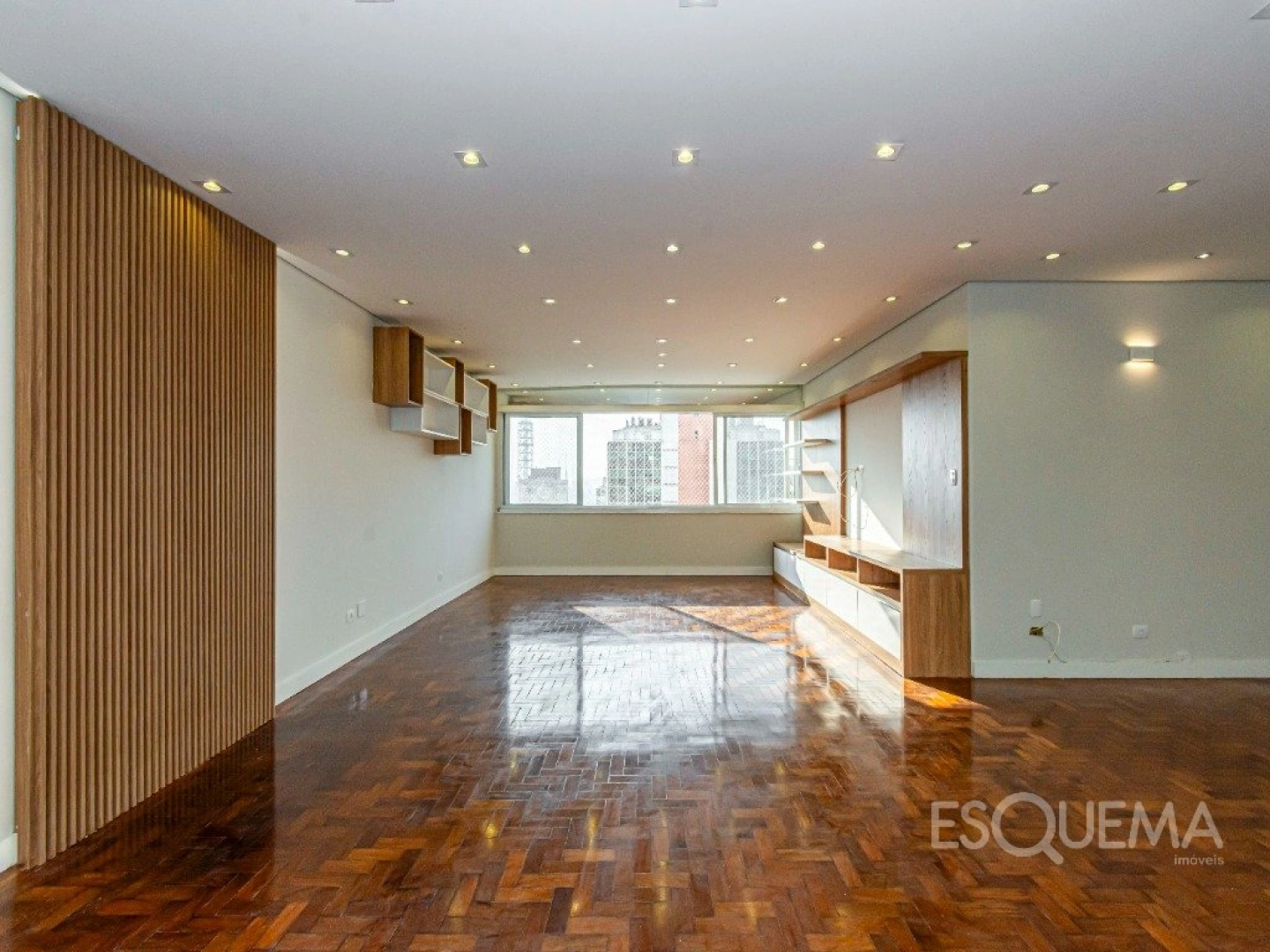 Apartamento com elevador privativo e potencial de reforma em Cerqueira César - Imagem 1