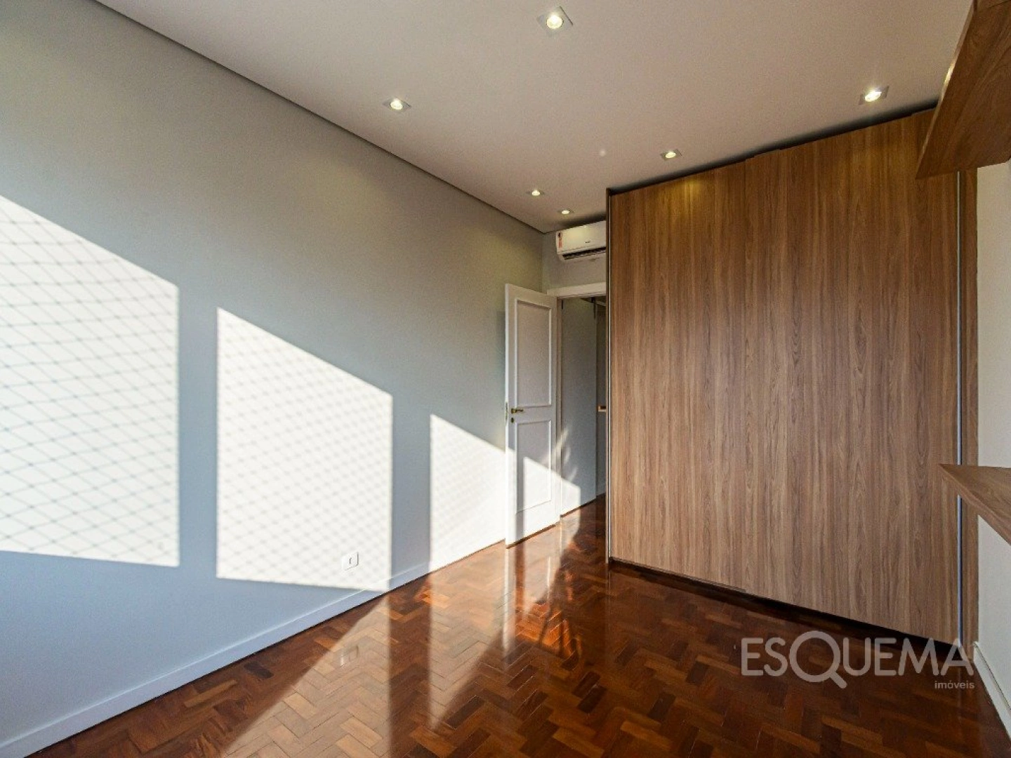 Apartamento com elevador privativo e potencial de reforma em Cerqueira César - Imagem 8