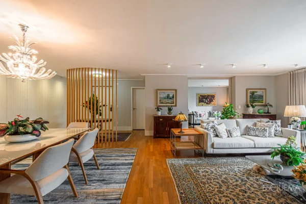Apartamento reformado próximo ao Parque do Povo