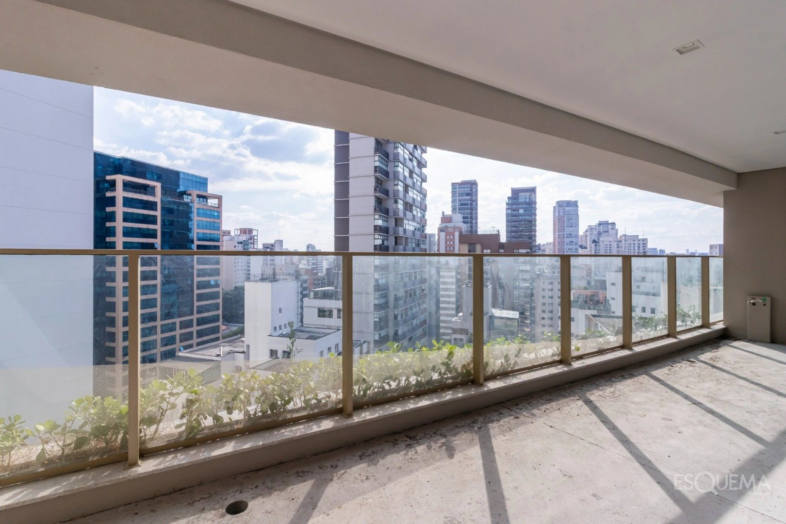 Apartamento em prédio novo fora da rota em Moema Pássaros com 3 suítes - Imagem 2