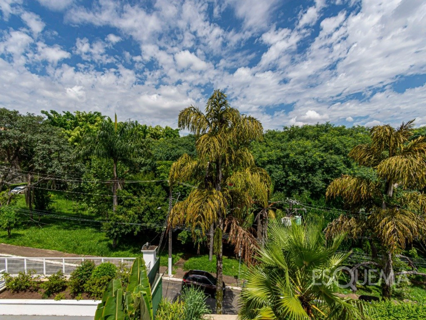 Casa contemporânea com piscina e área de lazer completa na Cidade Jardim - Imagem 1