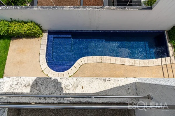 Casa contemporânea com piscina e área de lazer completa na Cidade Jardim