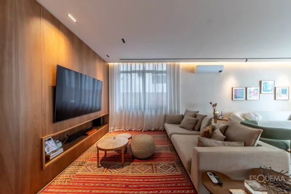 Apartamento com reforma impecável a passos do clube Paulistano