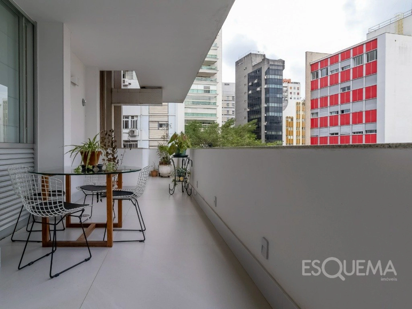 Apartamento totalmente reformado com varanda em Higienópolis - Imagem 3