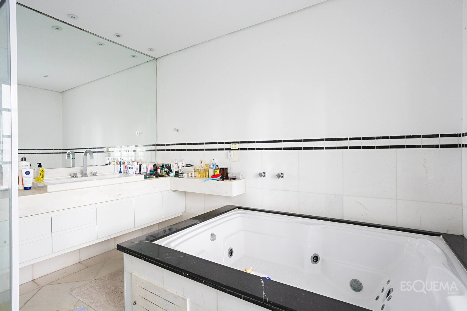 Casa com piscina no Jardim Guedala - Imagem 10