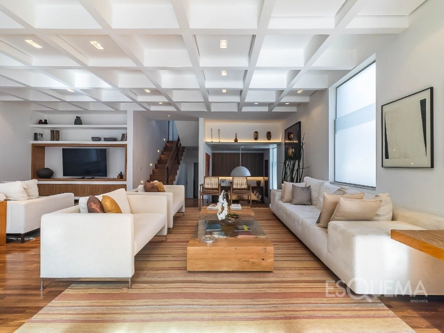 Casa contemporânea com piscina aquecida e jardim no Alto de Pinheiros - Imagem 3