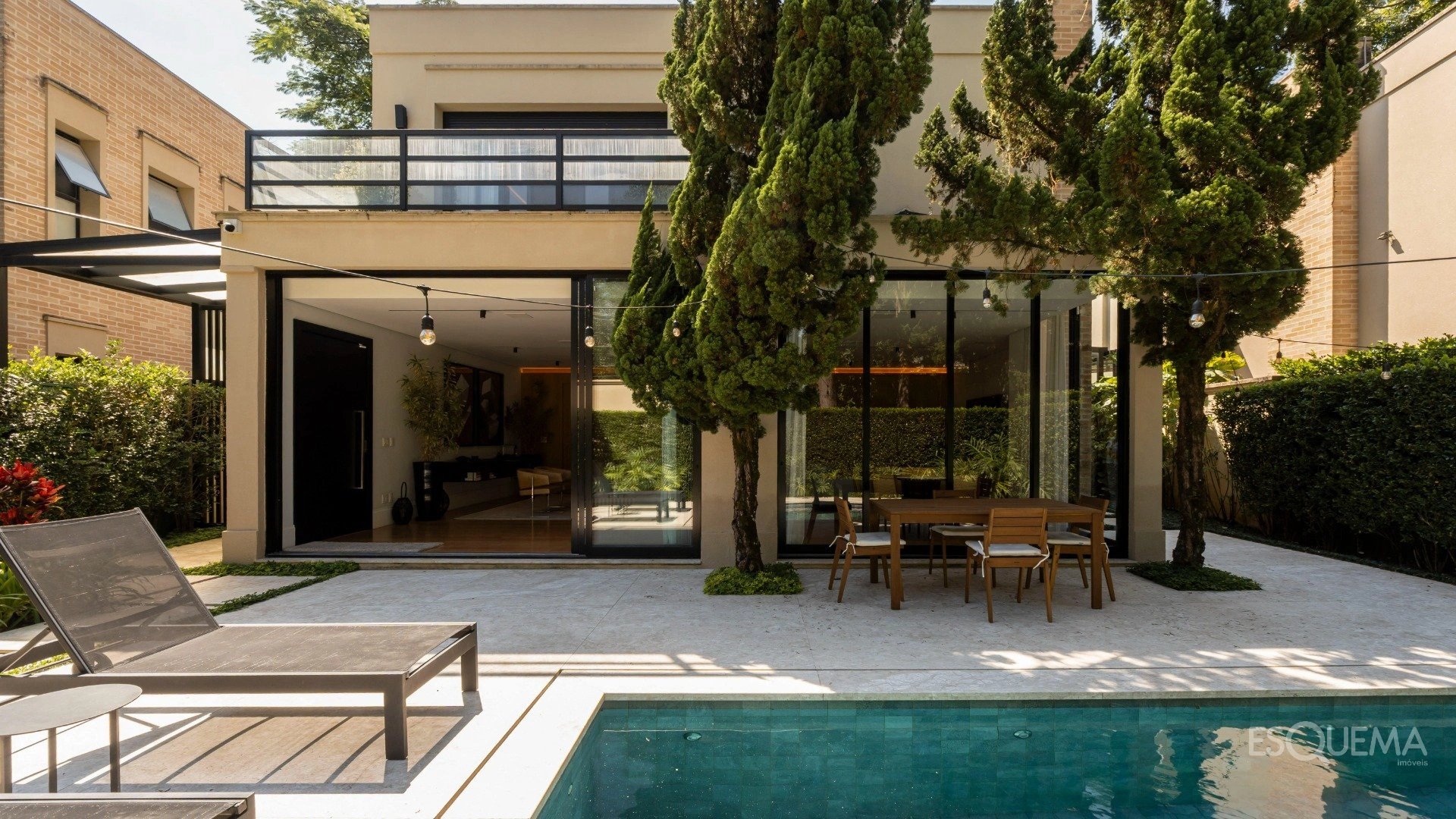 Casa contemporânea no Condomínio Villa Giardino, Jardim Morumbi - Imagem 1