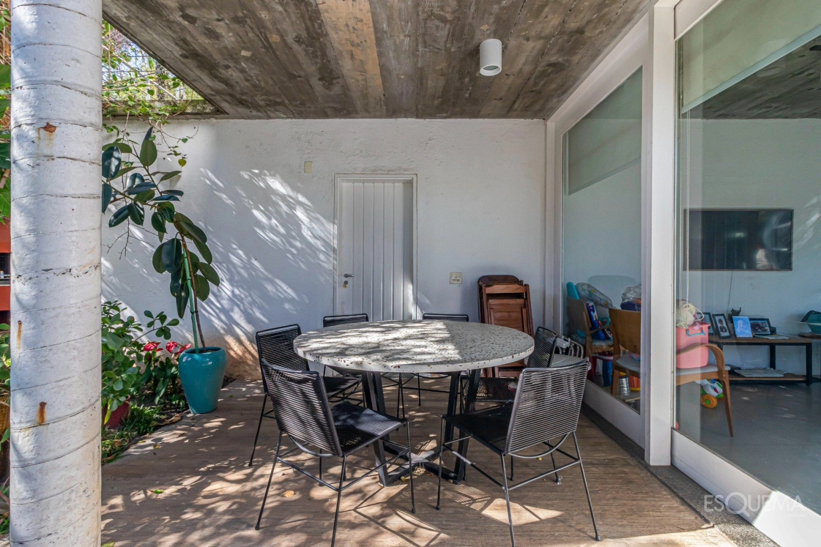 Casa em rua tranquila e arborizada - Imagem 10