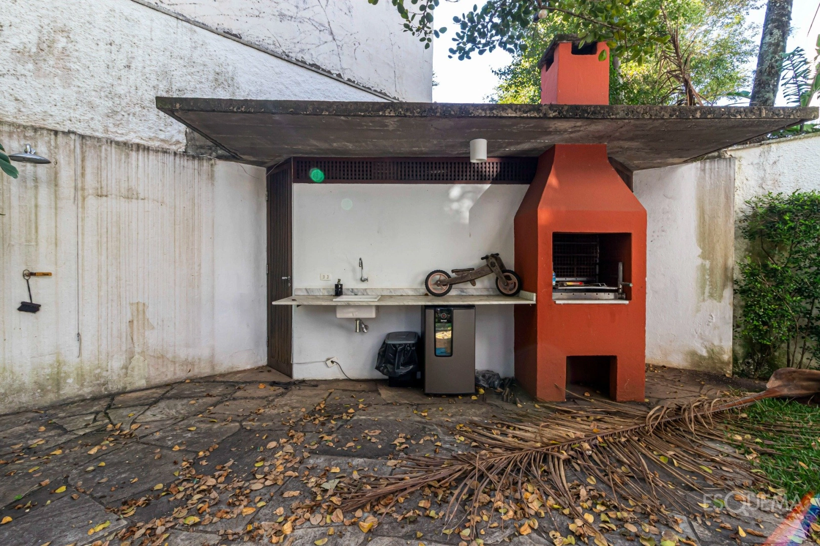 Casa em rua tranquila e arborizada - Imagem 12