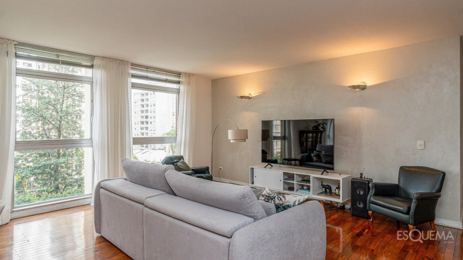 Apartamento iluminado, espaçoso e bem localizado no Jardim América - Imagem 4