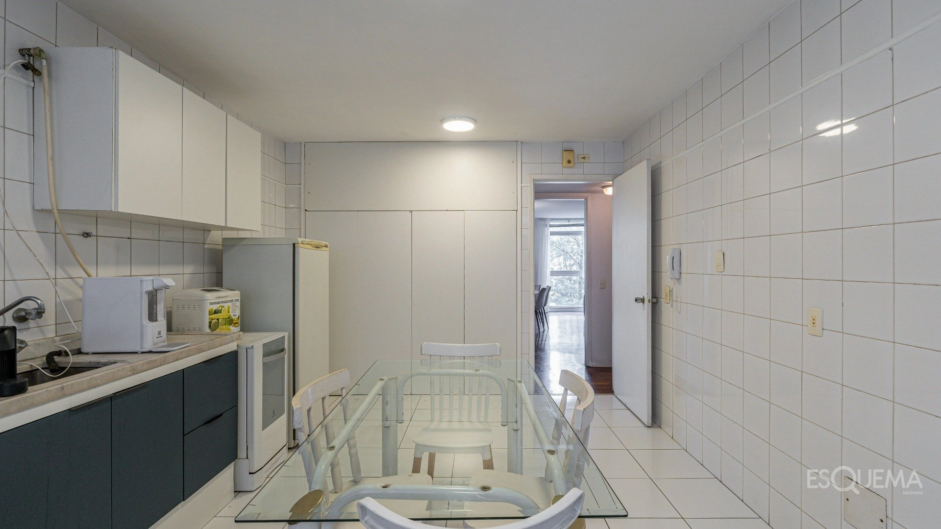 Apartamento iluminado, espaçoso e bem localizado no Jardim América - Imagem 9