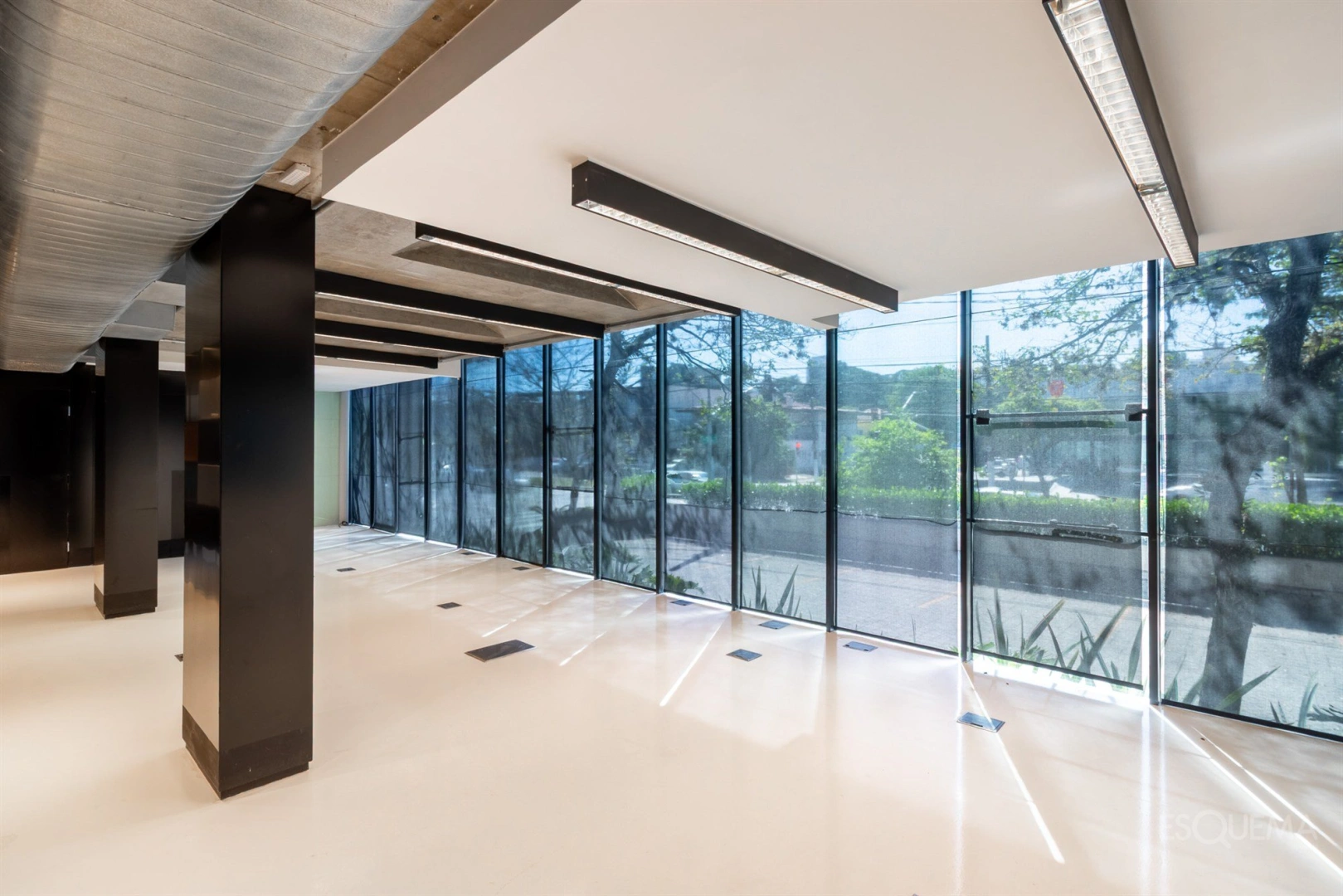 Casa Comercial na Avenida Brasil - Imagem 14