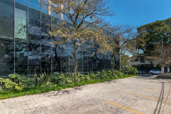 Casa Comercial na Avenida Brasil