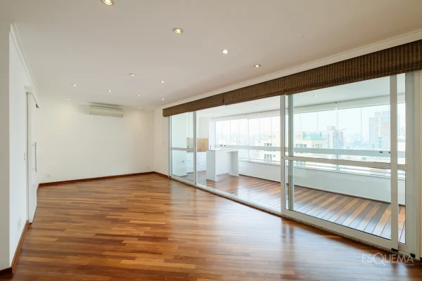 Apartamento com 3 suítes e terraço no Itaim Bibi
