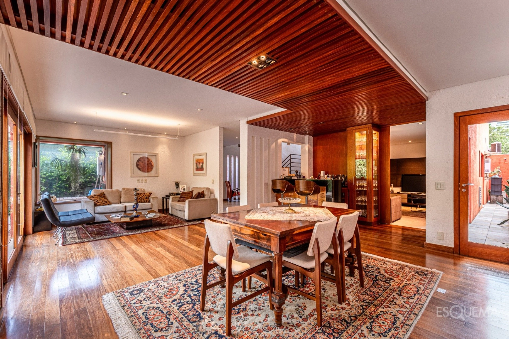 Casa reformada com 3 suítes no Jardim Luzitânia - Imagem 9