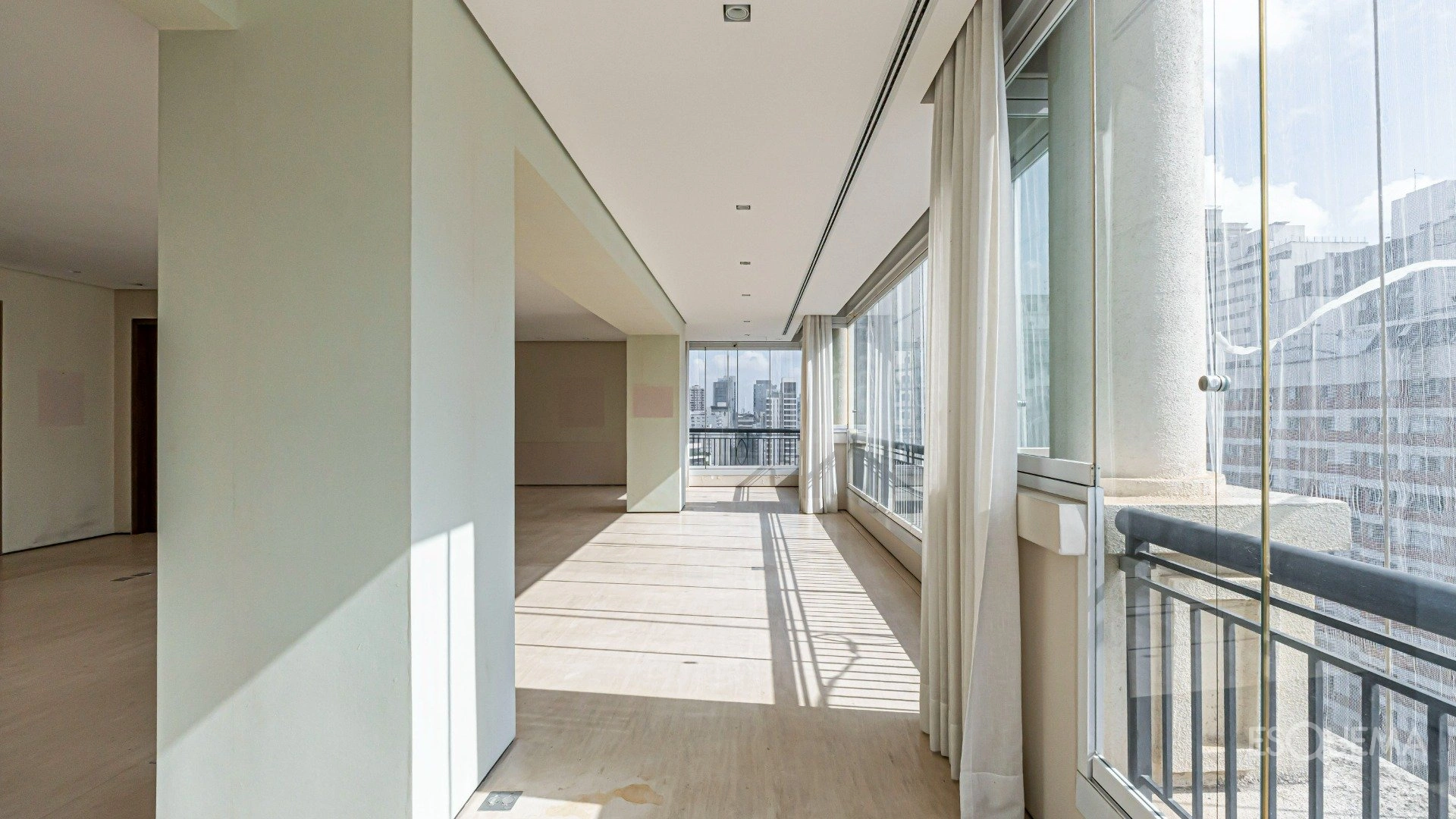 Apartamento com projeto de Dado Castello Branco no Jardim América - Imagem 2