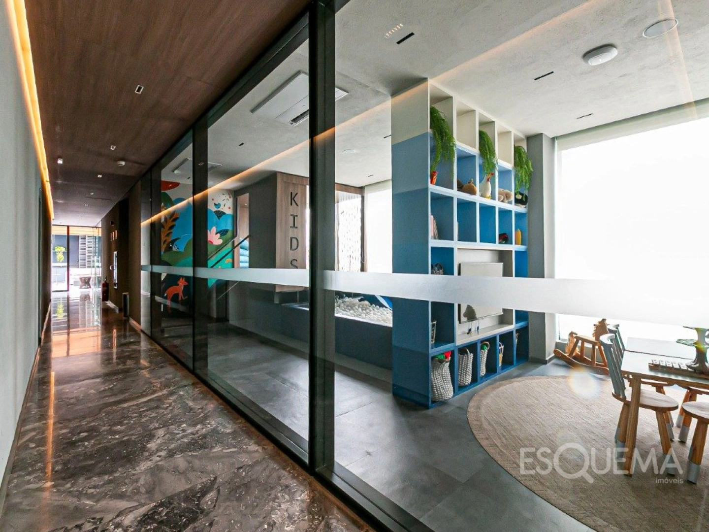Apartamento pronto para morar, totalmente reformado e mobiliado - Imagem 12