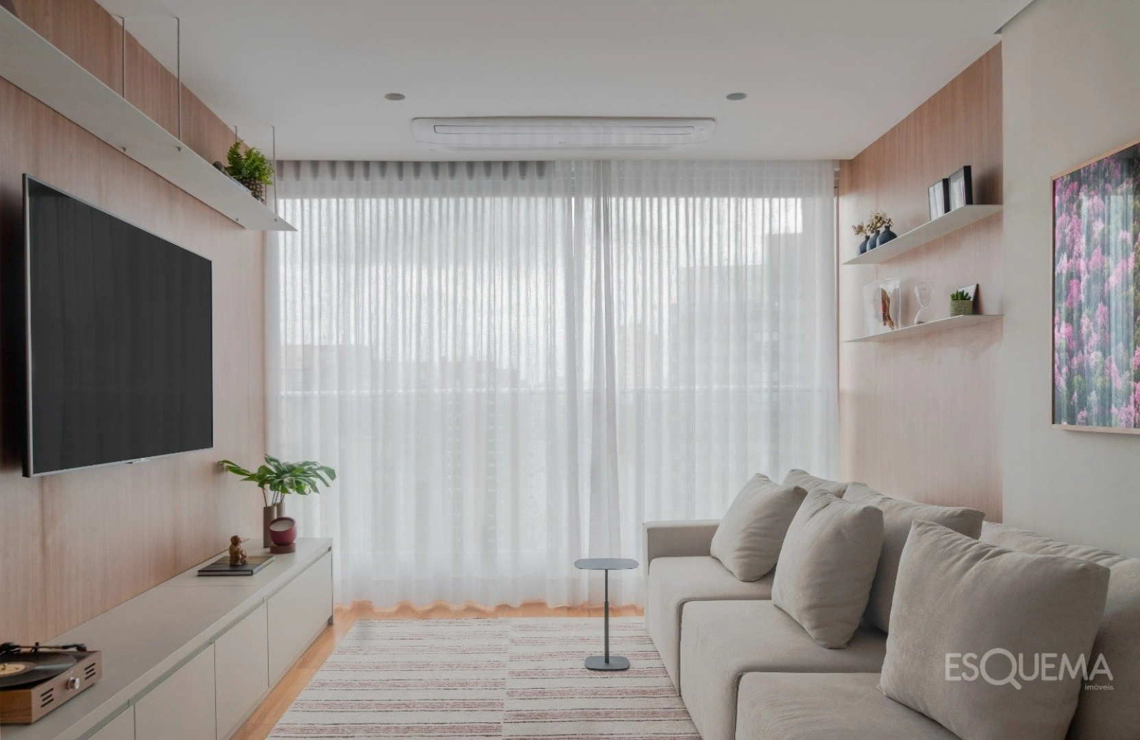 Apartamento pronto para morar, totalmente reformado e mobiliado - Imagem 1