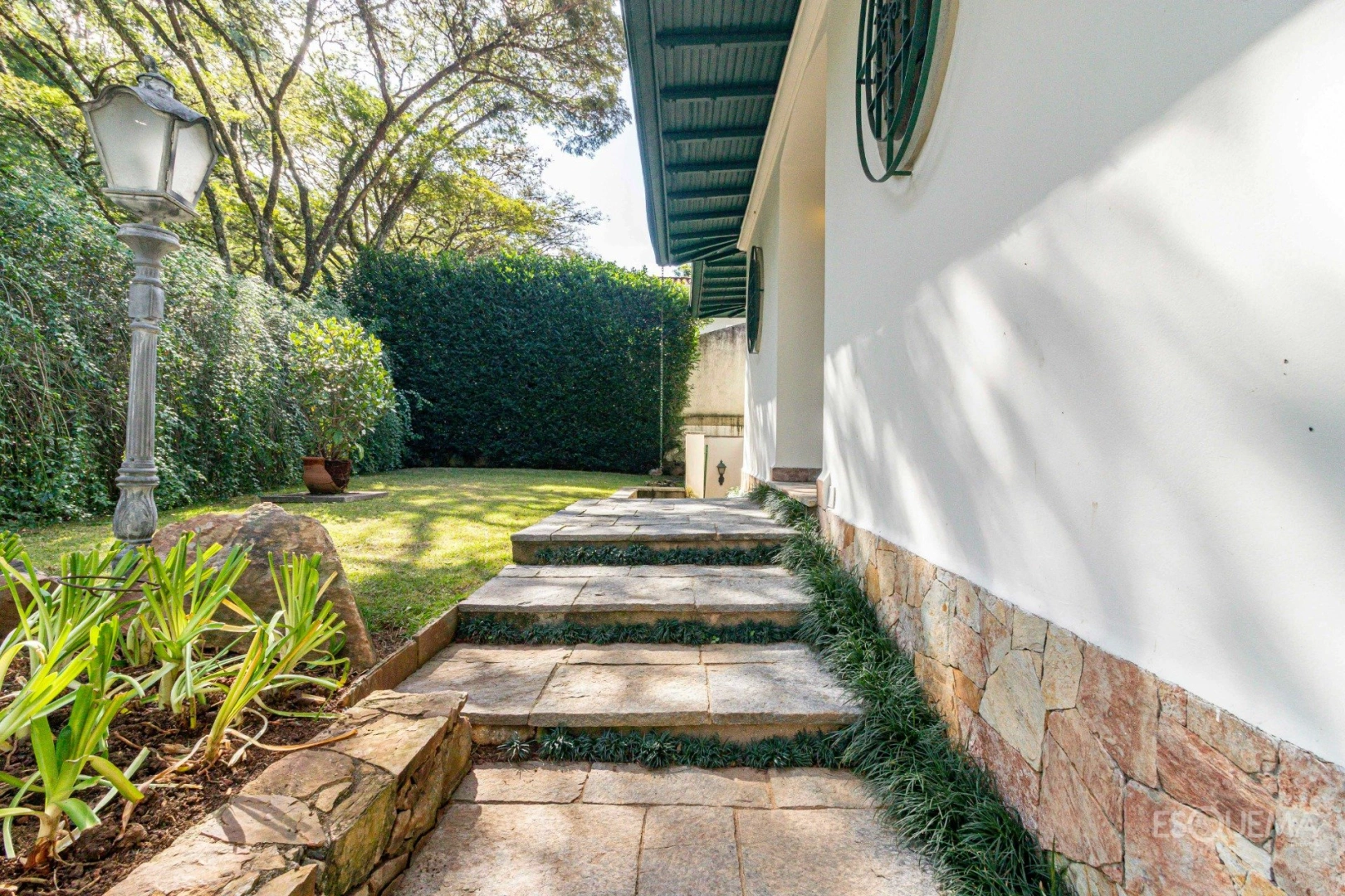 Casa térrea com potencial de modernização no Jardim Guedala - Imagem 12
