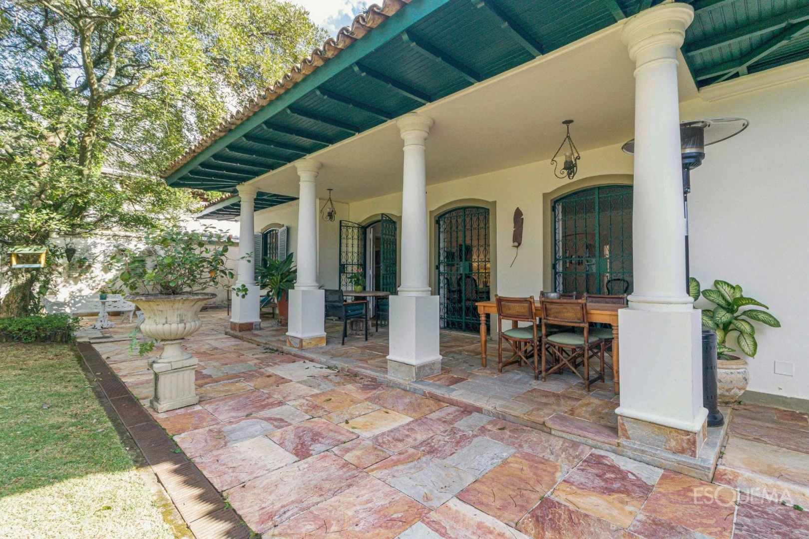 Casa térrea com potencial de modernização no Jardim Guedala - Imagem 2