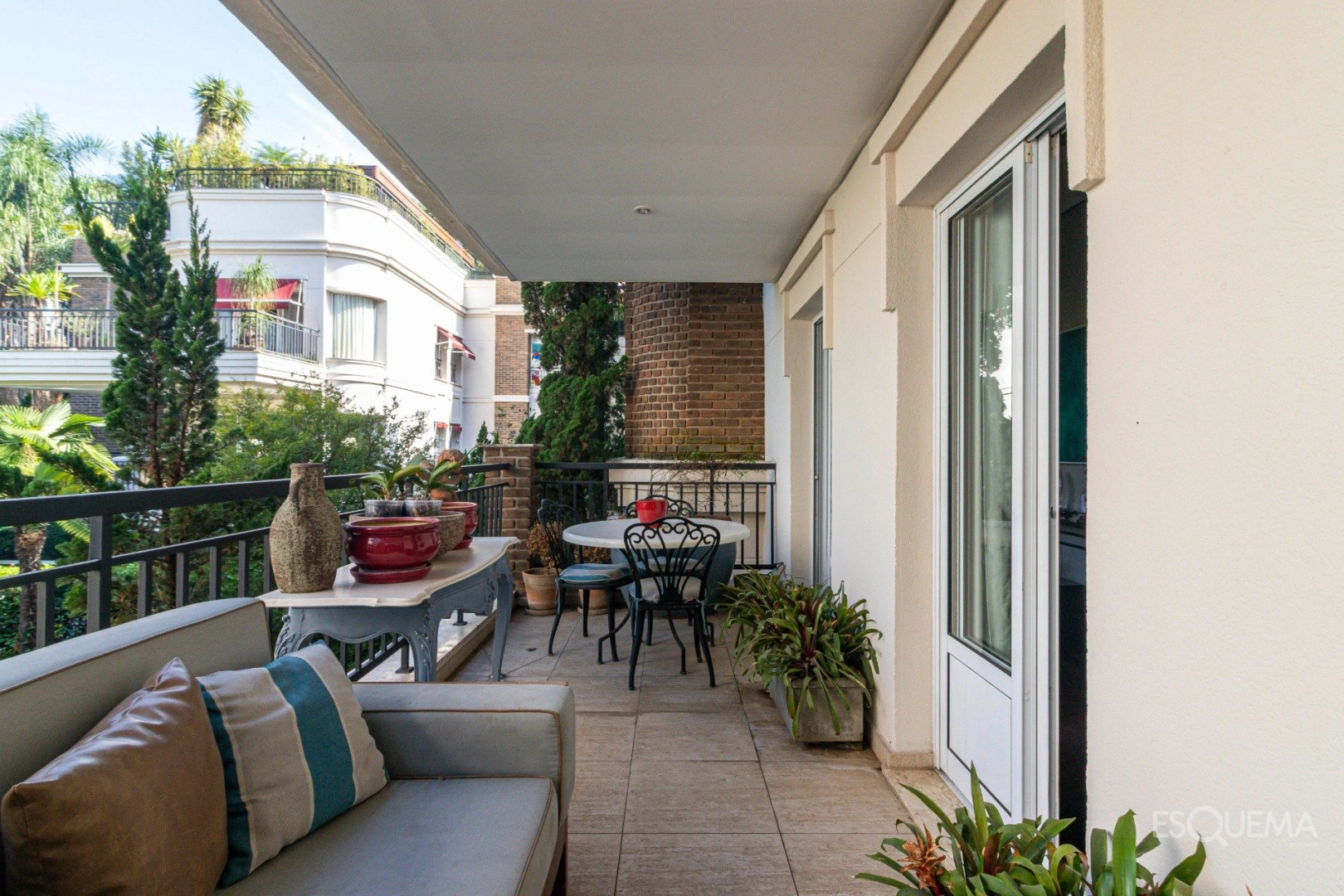 Apartamento em prédio baixo cercado pelo verde em frente ao Parque Villa-Lobos - Imagem 7