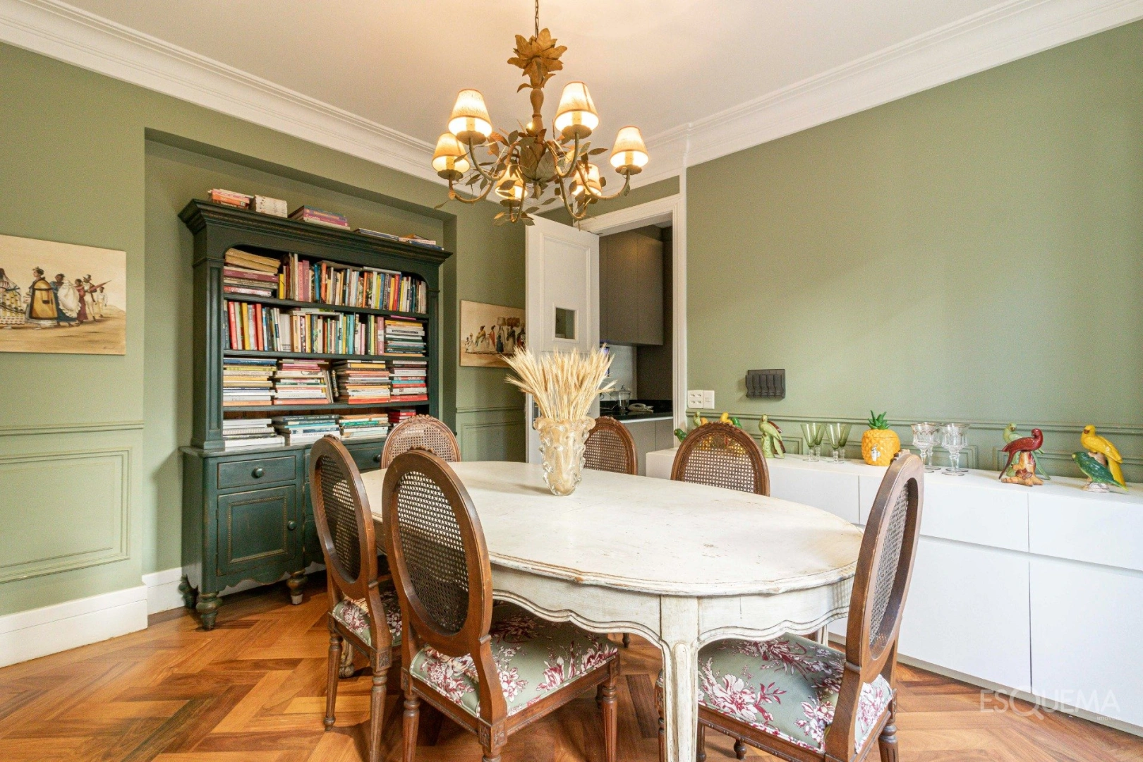 Casa elegante em condomínio no Jardim Luzitânia - Imagem 10