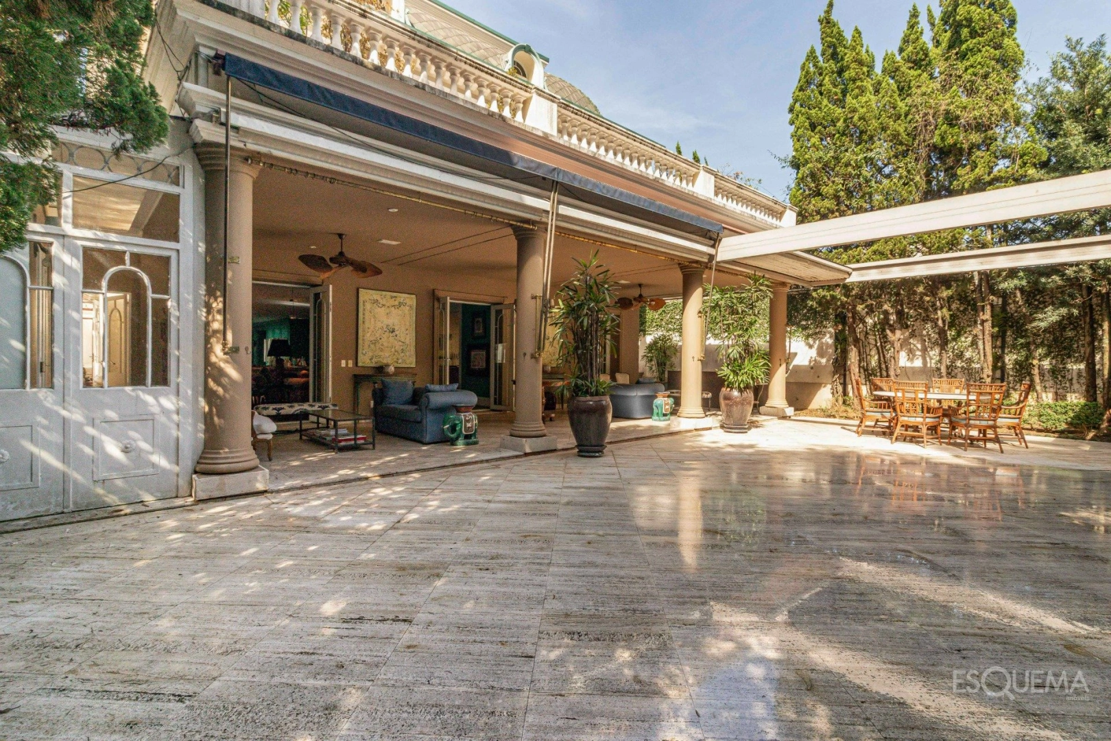 Casa elegante em condomínio no Jardim Luzitânia - Imagem 5