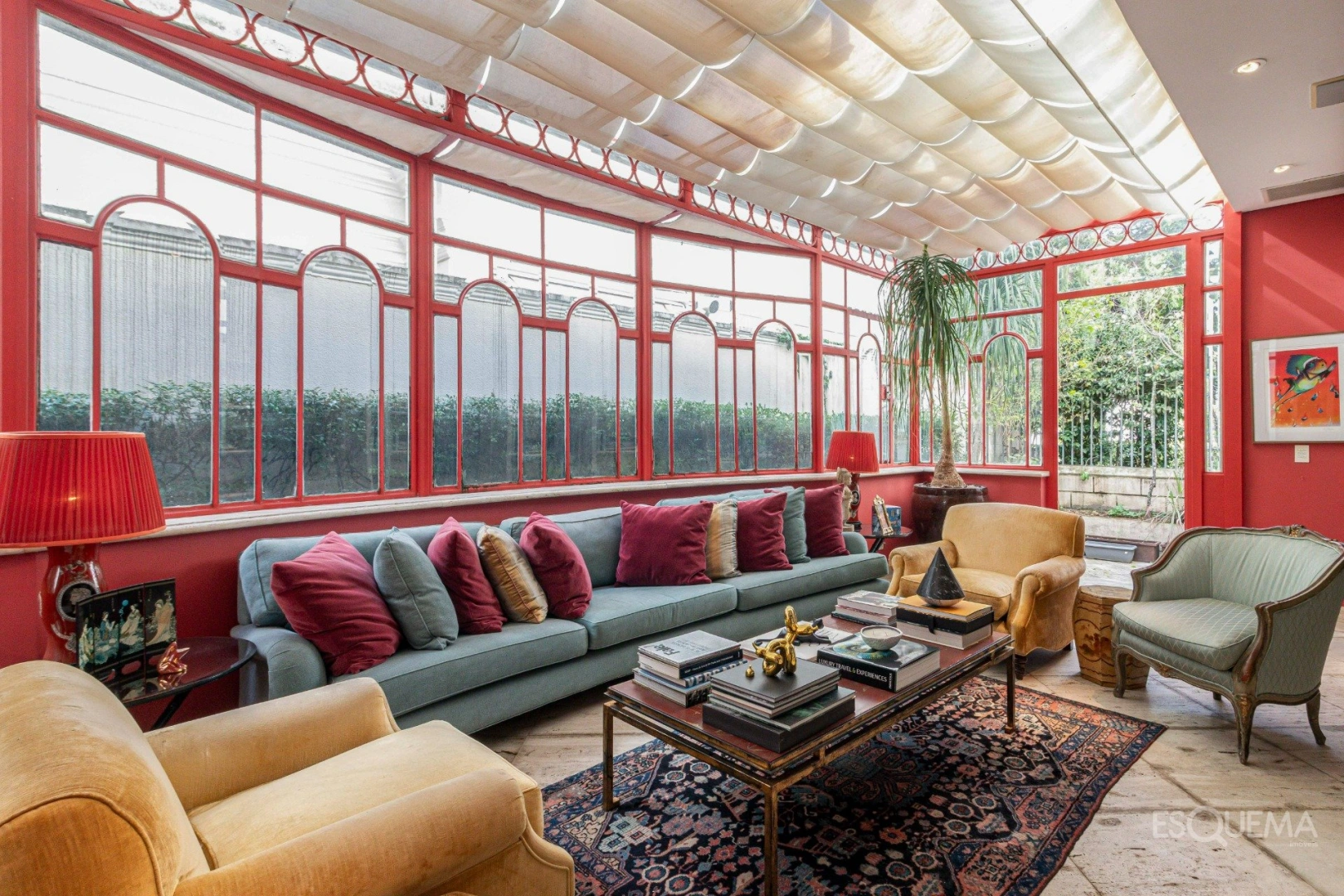 Casa elegante em condomínio no Jardim Luzitânia - Imagem 7