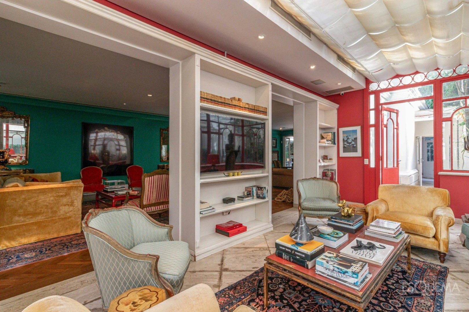 Casa elegante em condomínio no Jardim Luzitânia - Imagem 9