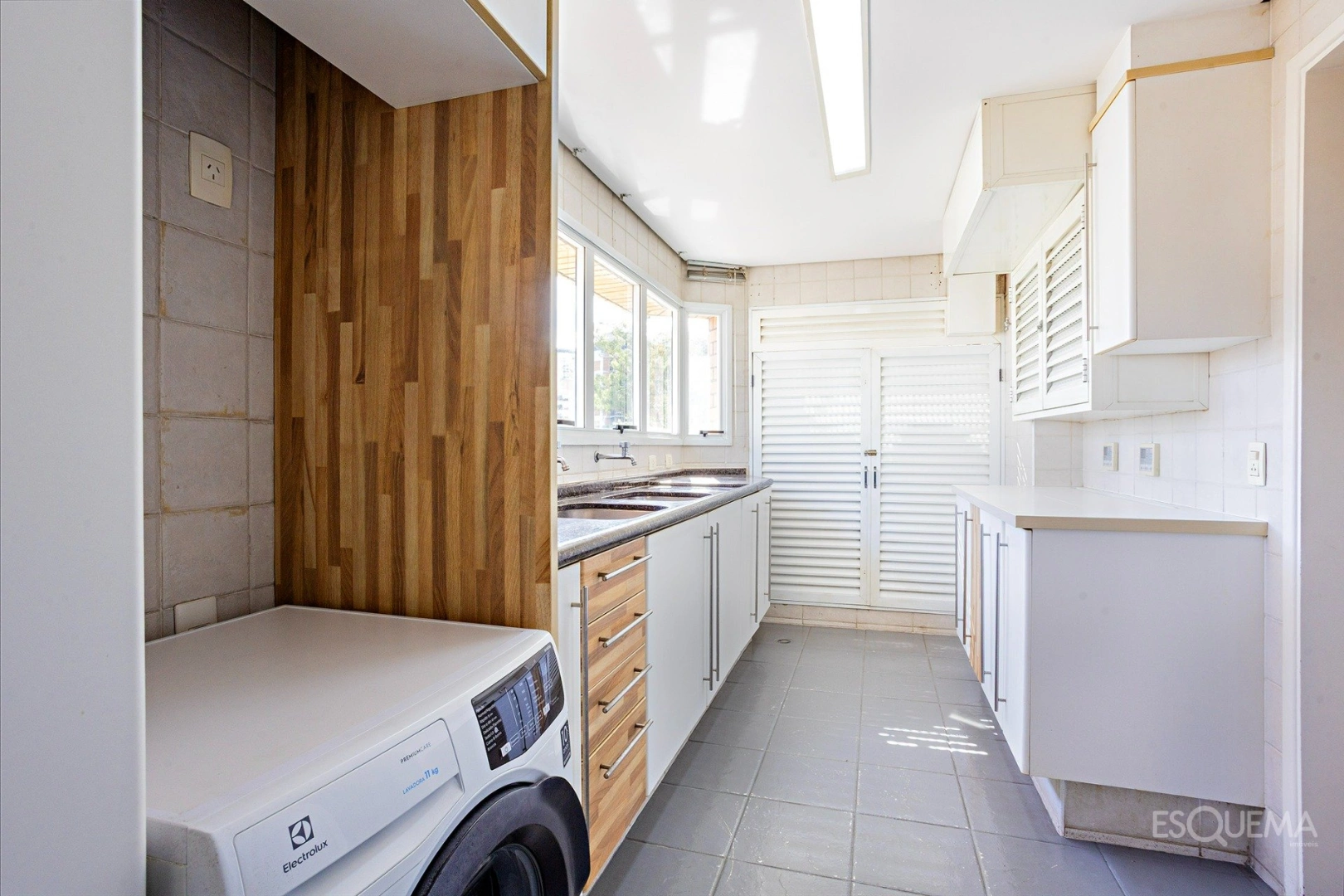 Apartamento com vista para Praça de Milão - Imagem 14