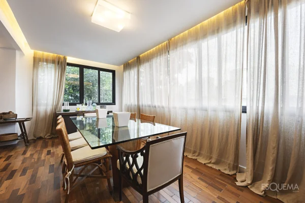 Casa pronta com segurança em localização estratégica em Moema